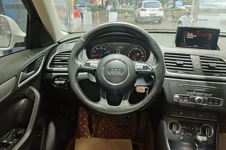 Used Audi Q3 2017 30 TFSI Fashion Model Steering Wheel