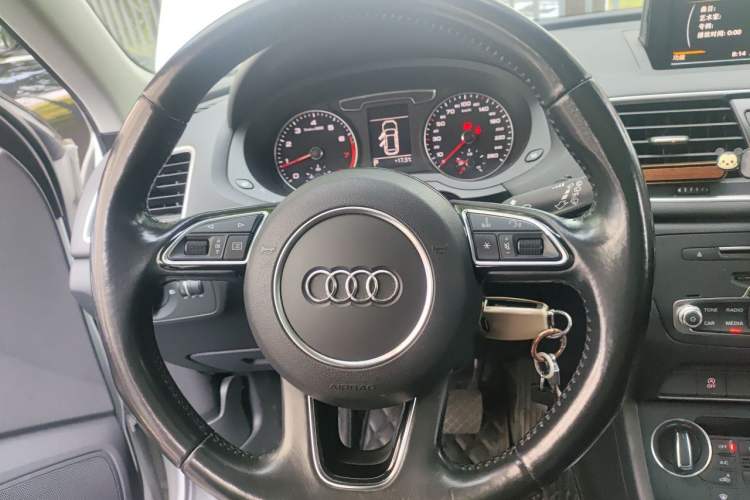 Used Audi Q3 2017 30 TFSI Standard Model Steering Wheel