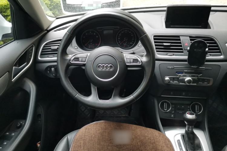 Used Audi Q3 2017 30 TFSI Fashion Model Steering Wheel