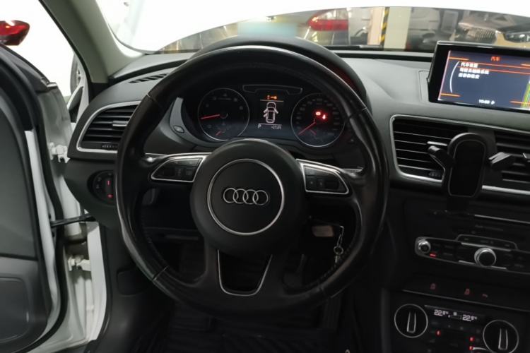 Used Audi Q3 2017 30 TFSI Fashion Model Steering Wheel