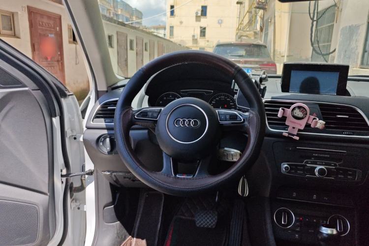 Used Audi Q3 2017 30 TFSI Fashion Model Steering Wheel