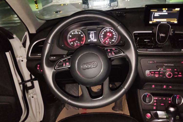 Used Audi Q3 2017 30 TFSI Standard Model Steering Wheel