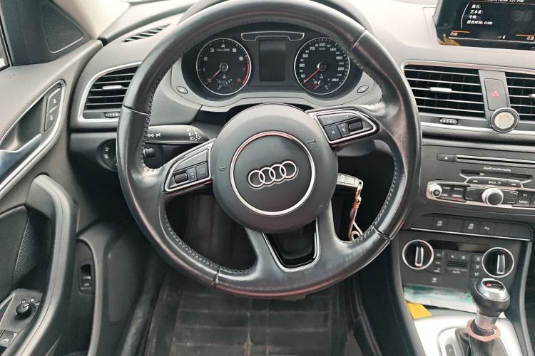 Used Audi Q3 2017 35 TFSI Fashion Model Steering Wheel