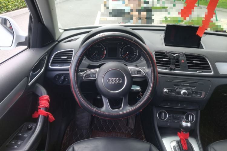 Used Audi Q3 2017 30 TFSI Fashion Model Steering Wheel