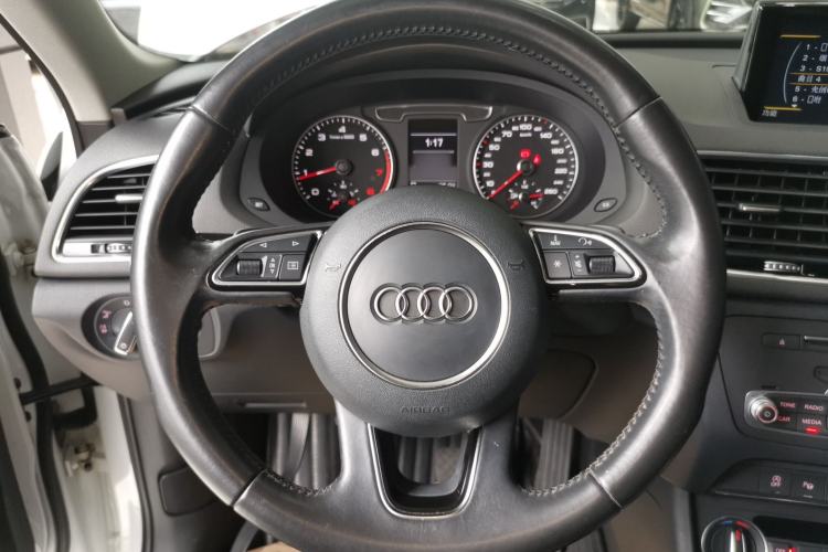 Used Audi Q3 2017 35 TFSI quattro all-wheel drive fashion model Steering Wheel