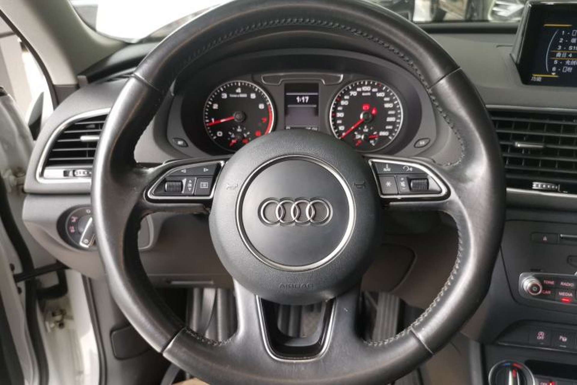 Used Audi Q3 2017 35 TFSI quattro all-wheel drive fashion model Steering Wheel