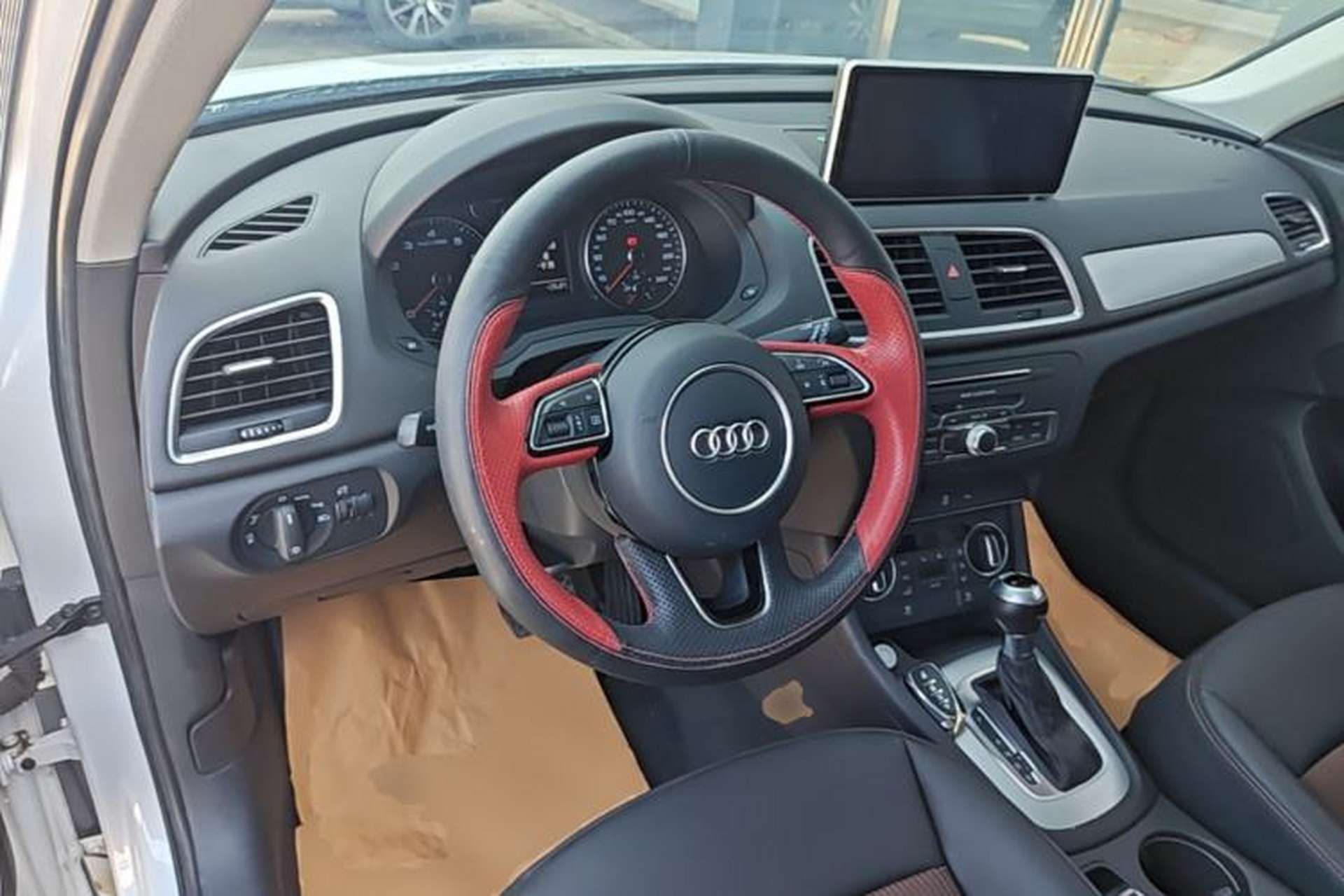 Used Audi Q3 2017 35 TFSI Fashion Model Steering Wheel