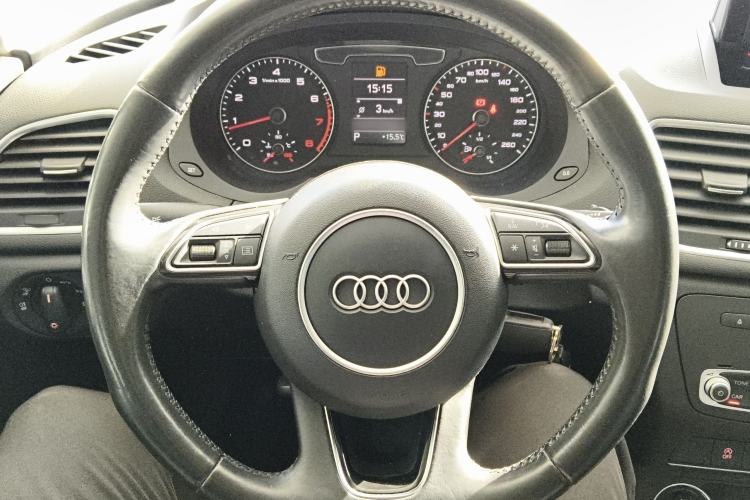 Used Audi Q3 2017 30 TFSI Fashion Model Steering Wheel