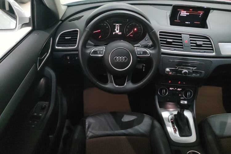 Used Audi Q3 2017 30 TFSI Fashion Model Steering Wheel