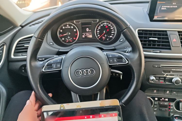 Used Audi Q3 2017 30 TFSI Fashion Model Steering Wheel