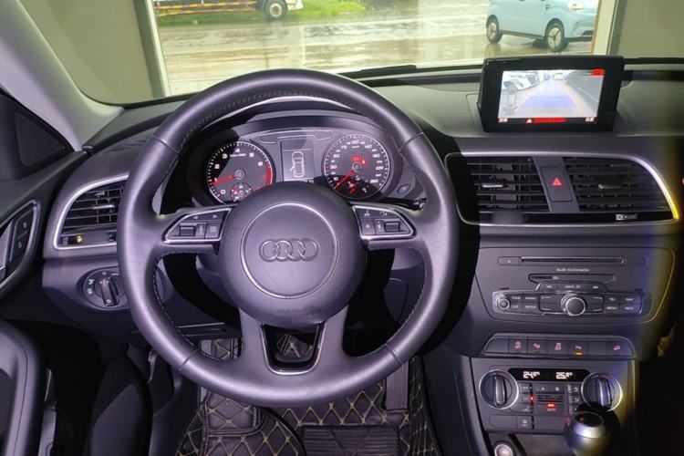 Used Audi Q3 2017 35 TFSI quattro all-wheel drive fashion model Steering Wheel