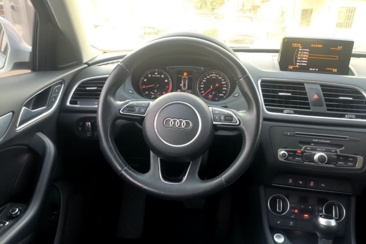 Used Audi Q3 2017 30 TFSI Fashion Model Steering Wheel