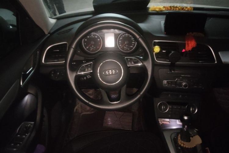 Used Audi Q3 2017 30 TFSI Fashion Model Steering Wheel