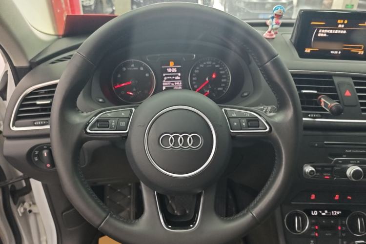 Used Audi Q3 2017 35 TFSI Fashion Model Steering Wheel