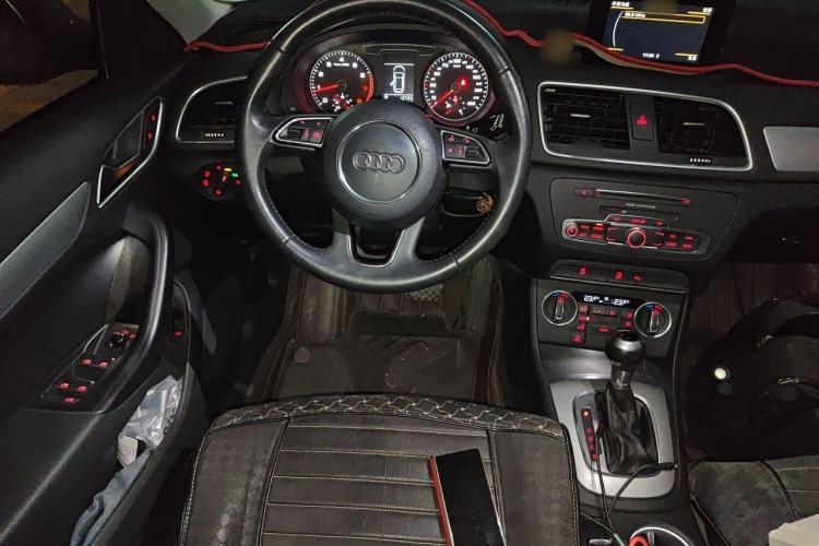 Used Audi Q3 2017 35 TFSI Fashion Model Steering Wheel