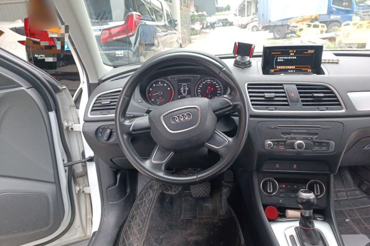 Used Audi Q3 2017 30 TFSI Standard Model Steering Wheel
