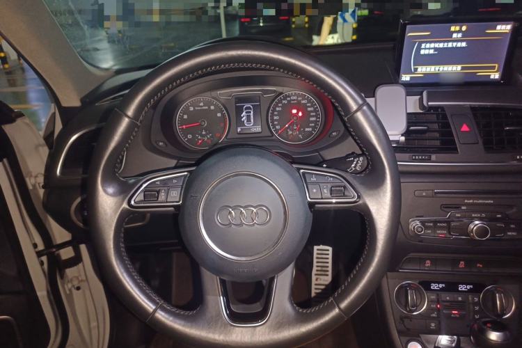 Used Audi Q3 2017 30 TFSI Fashion Model Steering Wheel