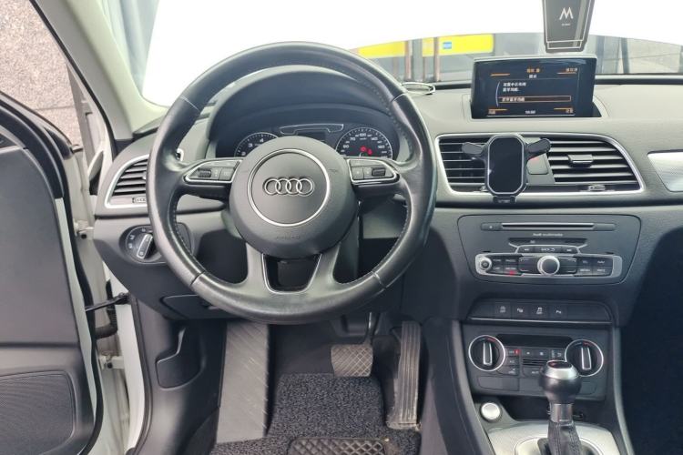 Used Audi Q3 2017 30 TFSI Sport Edition Steering Wheel