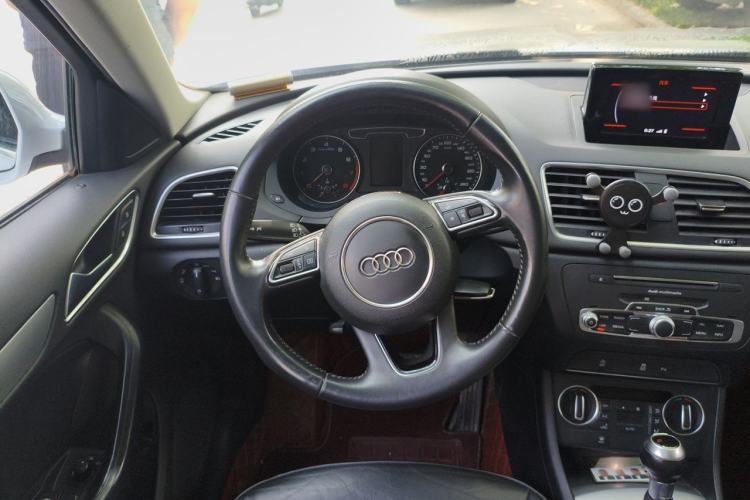 Used Audi Q3 2017 30 TFSI Fashion Model Steering Wheel