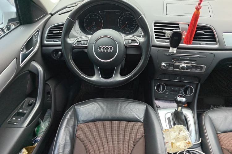 Used Audi Q3 2017 30 TFSI Fashion Model Steering Wheel