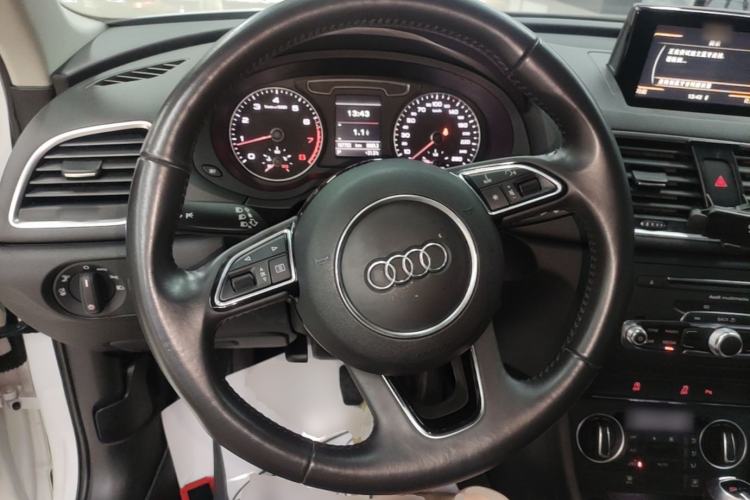 Used Audi Q3 2017 30 TFSI Fashion Model Steering Wheel