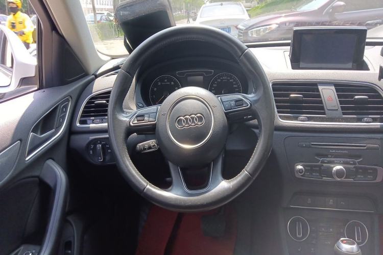 Used Audi Q3 2017 30 TFSI Sport Edition Steering Wheel