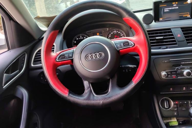 Used Audi Q3 2017 30 TFSI Fashion Model Steering Wheel