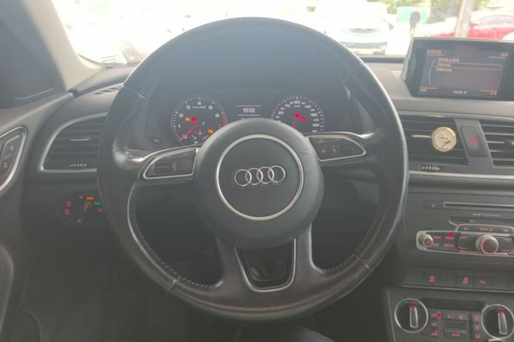 Used Audi Q3 2017 30 TFSI Fashion Model Steering Wheel