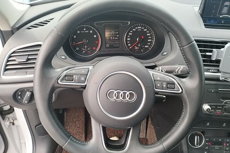 Used Audi Q3 2017 30 TFSI Fashion Model Steering Wheel