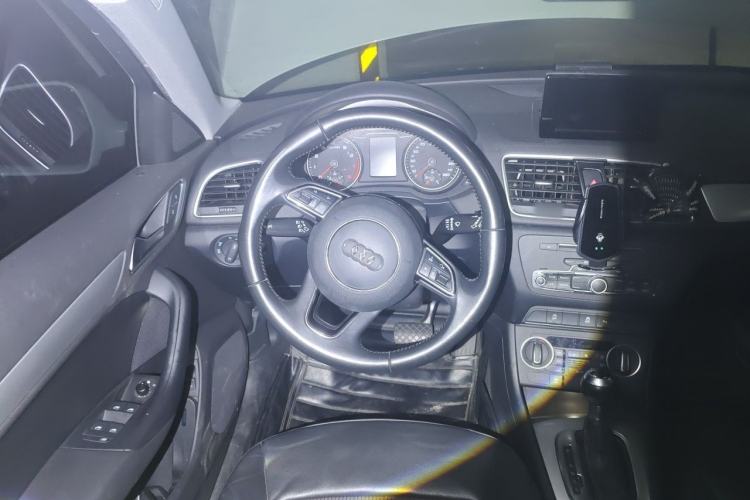 Used Audi Q3 2017 30 TFSI Fashion Model Steering Wheel