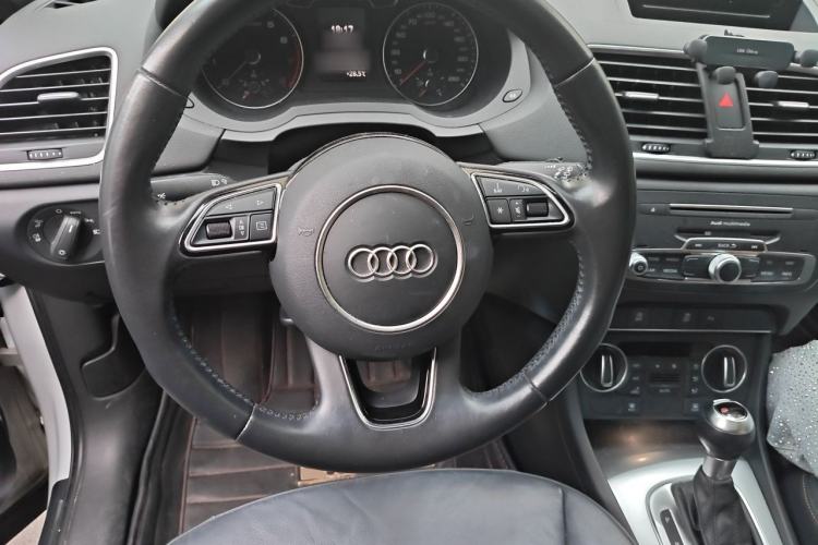Used Audi Q3 2017 30 TFSI Fashion Model Steering Wheel