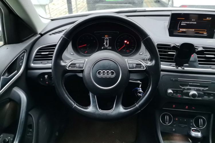 Used Audi Q3 2017 30 TFSI Fashion Model Steering Wheel