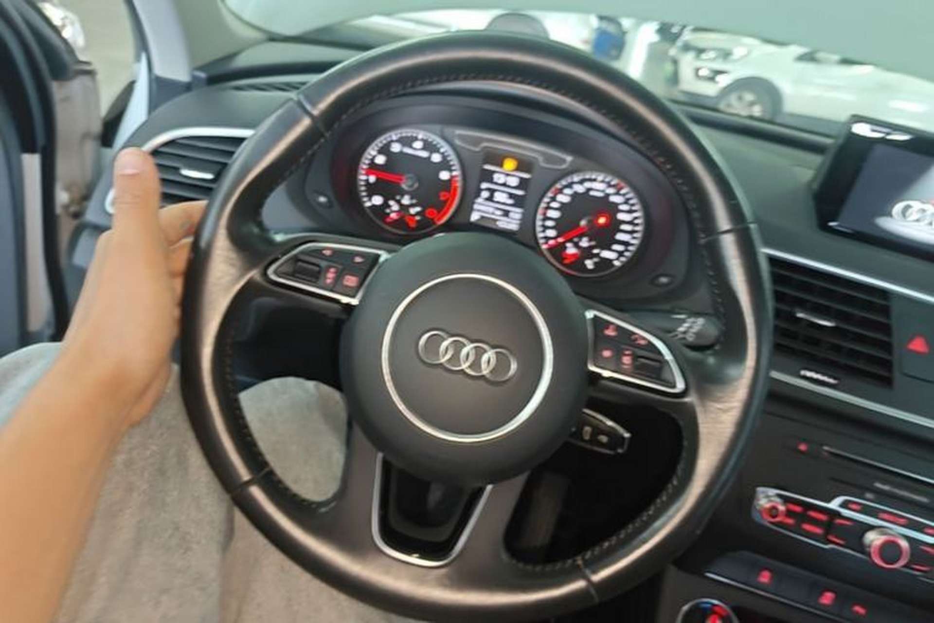Used Audi Q3 2017 30 TFSI Fashion Model Steering Wheel