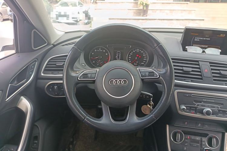 Used Audi Q3 2017 30 TFSI Fashion Model Steering Wheel