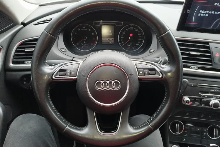 Used Audi Q3 2017 30 TFSI Fashion Model Steering Wheel