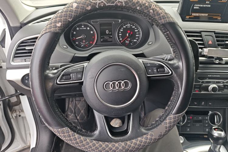 Used Audi Q3 2017 30 TFSI Fashion Model Steering Wheel