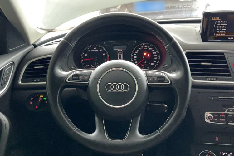 Used Audi Q3 2017 35 TFSI Fashion Model Steering Wheel