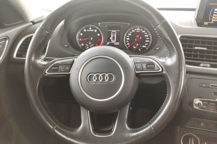 Used Audi Q3 2017 30 TFSI Fashion Model Steering Wheel