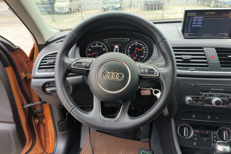 Used Audi Q3 2017 35 TFSI Fashion Model Steering Wheel
