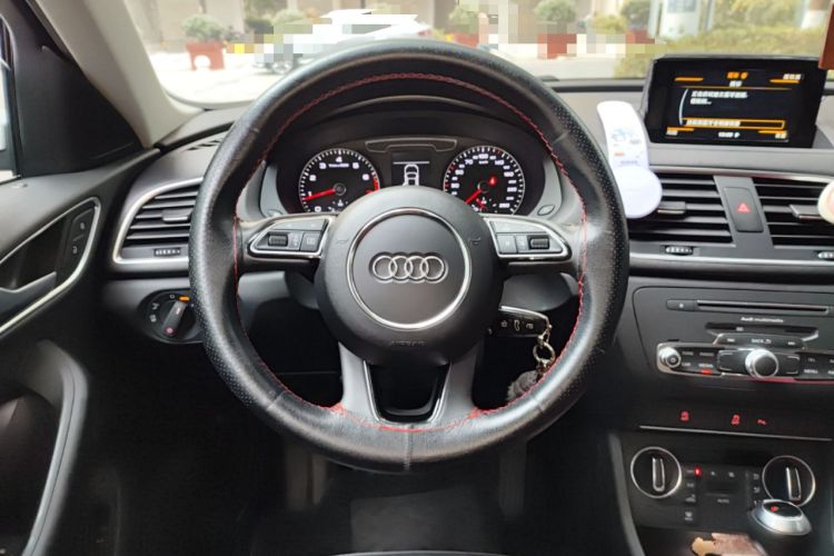 Used Audi Q3 2017 30 TFSI Fashion Model Steering Wheel