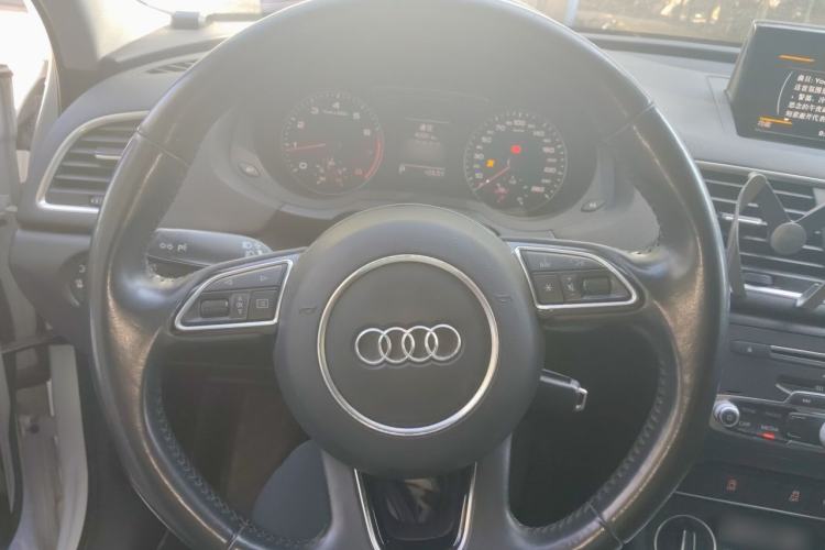 Used Audi Q3 2017 30 TFSI Fashion Model Steering Wheel