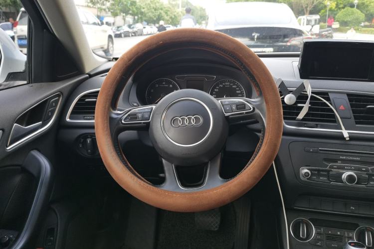 Used Audi Q3 2017 30 TFSI Fashion Model Steering Wheel