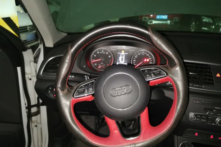 Used Audi Q3 2017 35 TFSI Fashion Model Steering Wheel