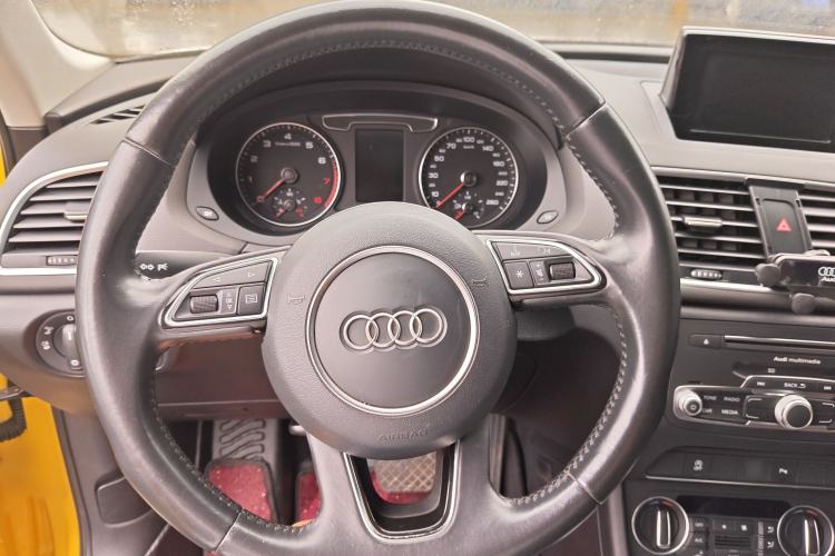 Used Audi Q3 2017 35 TFSI Fashion Model Steering Wheel