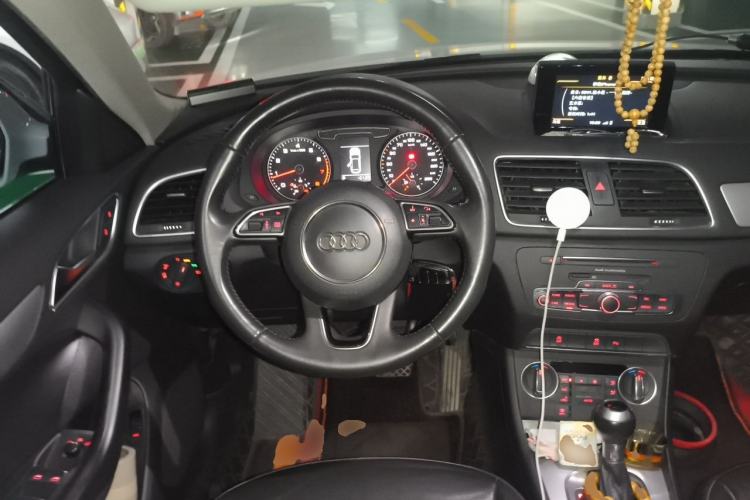 Used Audi Q3 2017 30 TFSI Fashion Model Steering Wheel
