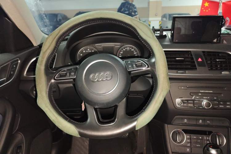 Used Audi Q3 2017 30 TFSI Fashion Model Steering Wheel