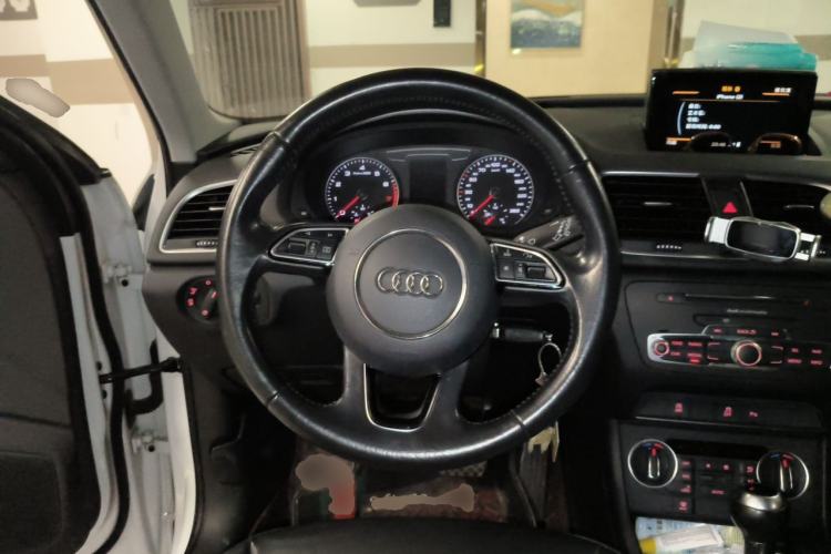 Used Audi Q3 2017 35 TFSI Fashion Model Steering Wheel