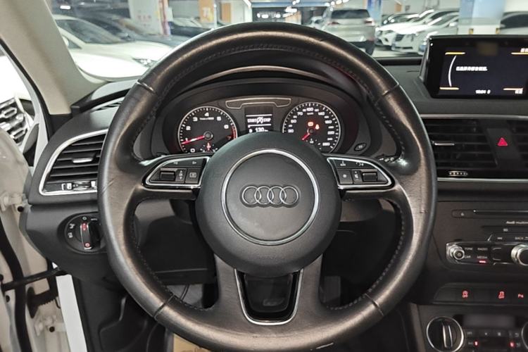 Used Audi Q3 2017 35 TFSI Fashion Model Steering Wheel