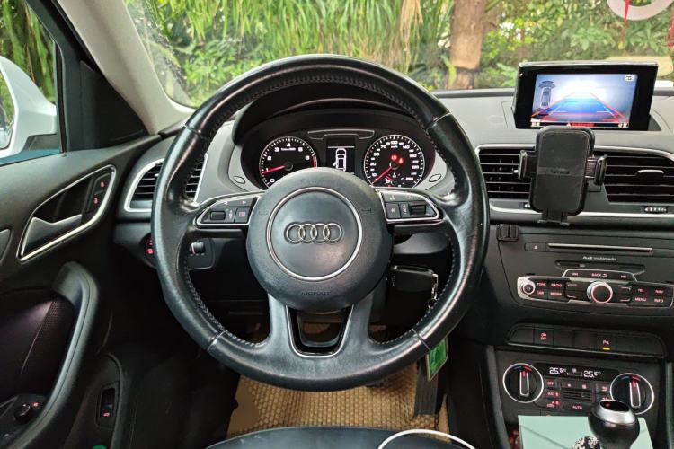 Used Audi Q3 2017 30 TFSI Fashion Model Steering Wheel