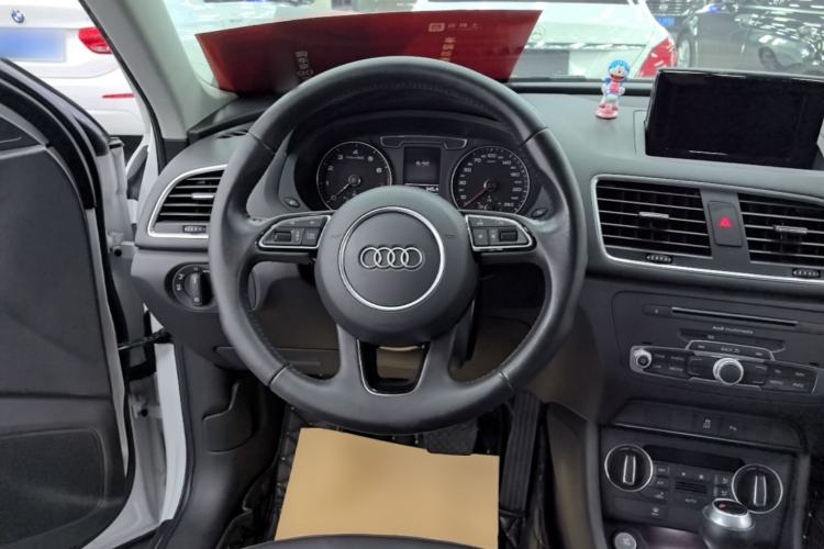 Used Audi Q3 2017 35 TFSI Fashion Model Steering Wheel
